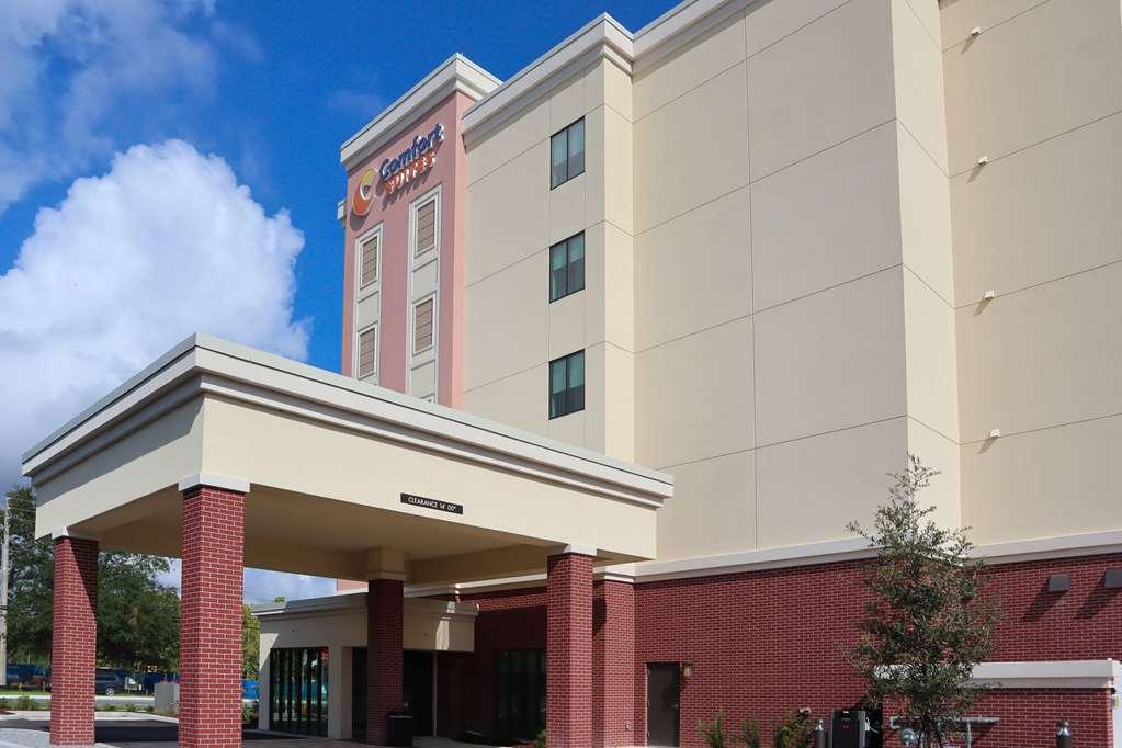 Comfort Suites Gainesville Near University エクステリア 写真