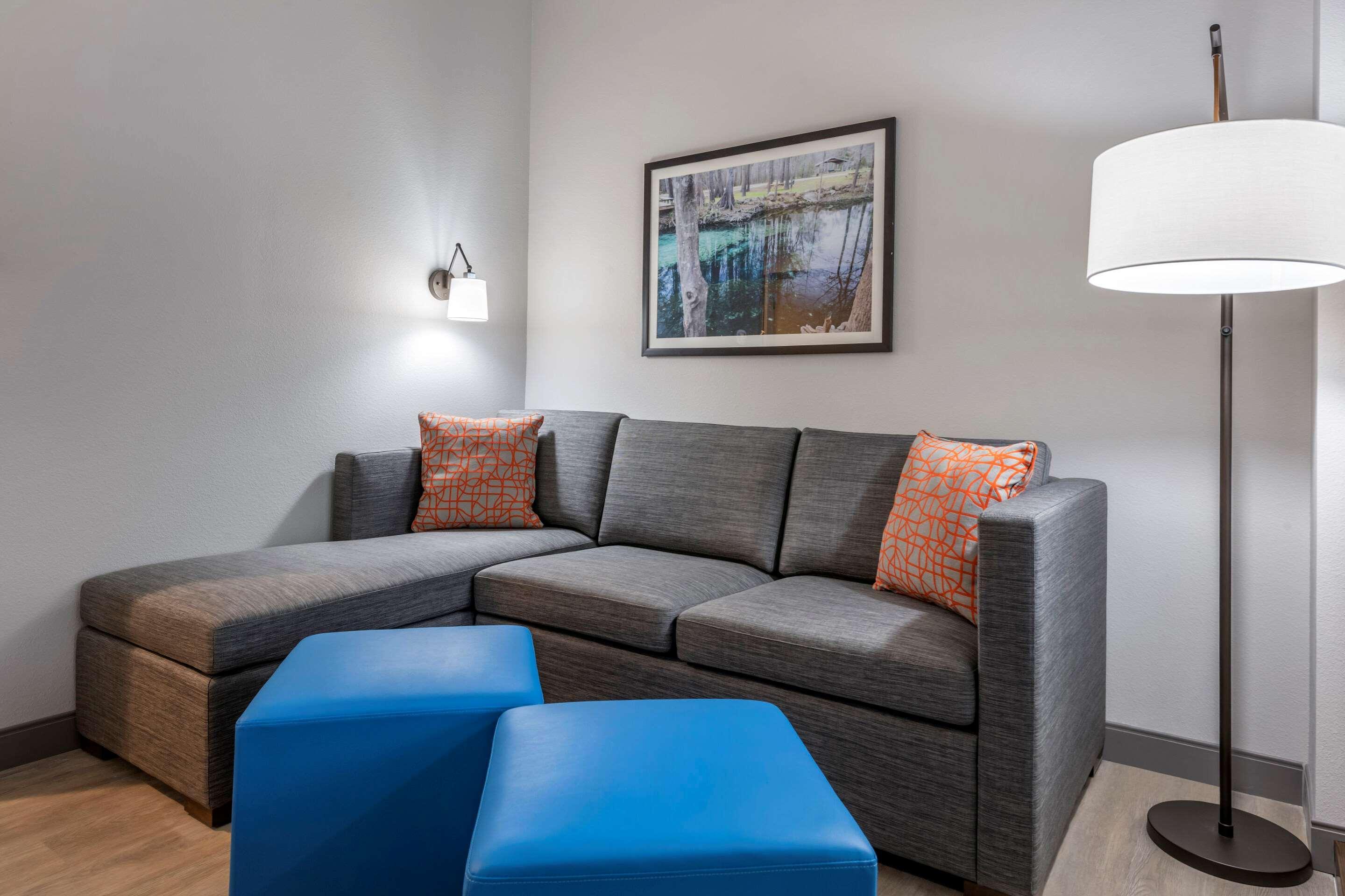 Comfort Suites Gainesville Near University エクステリア 写真