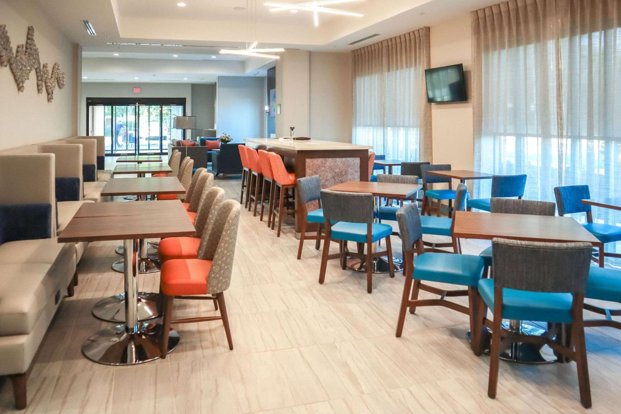 Comfort Suites Gainesville Near University エクステリア 写真