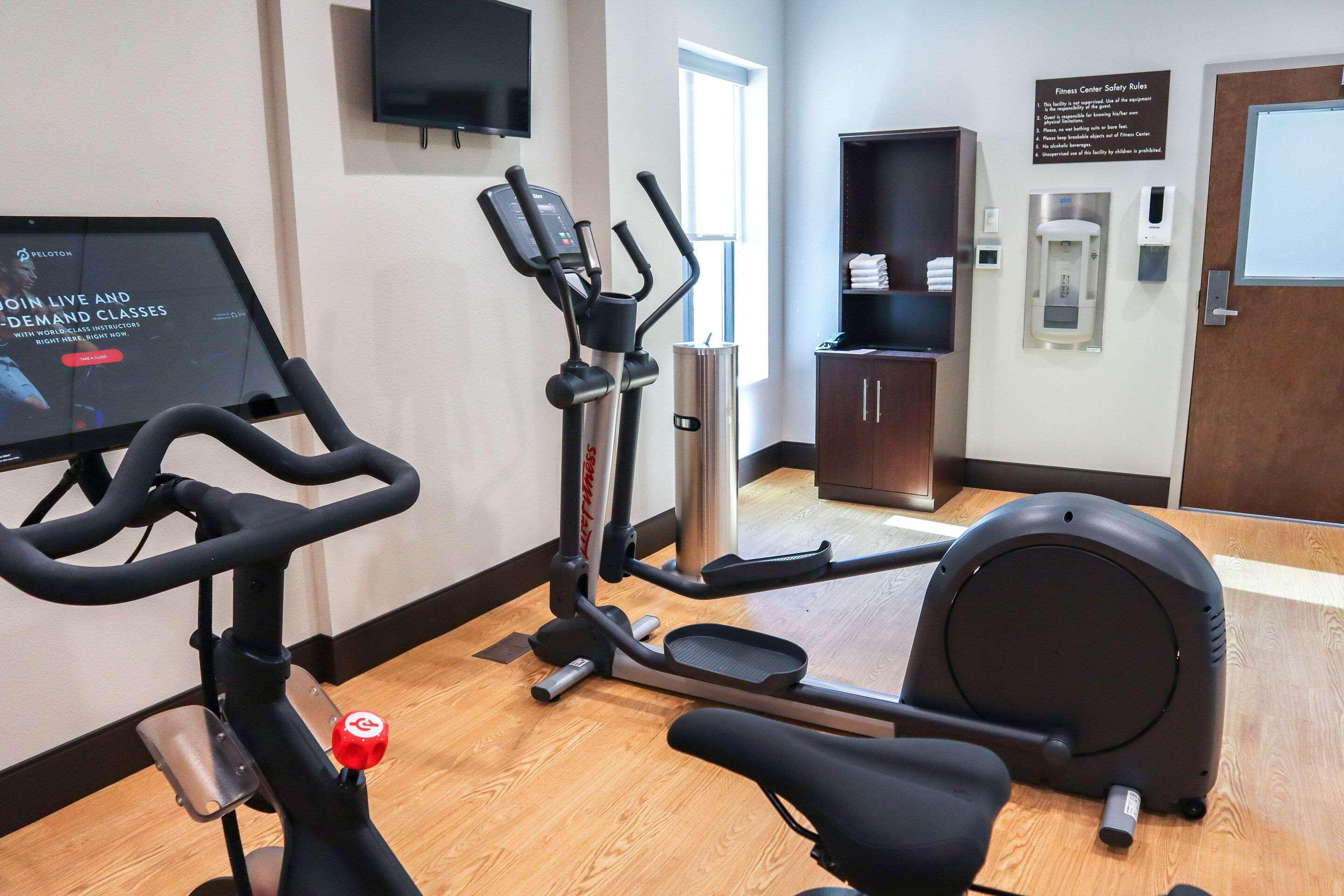 Comfort Suites Gainesville Near University エクステリア 写真