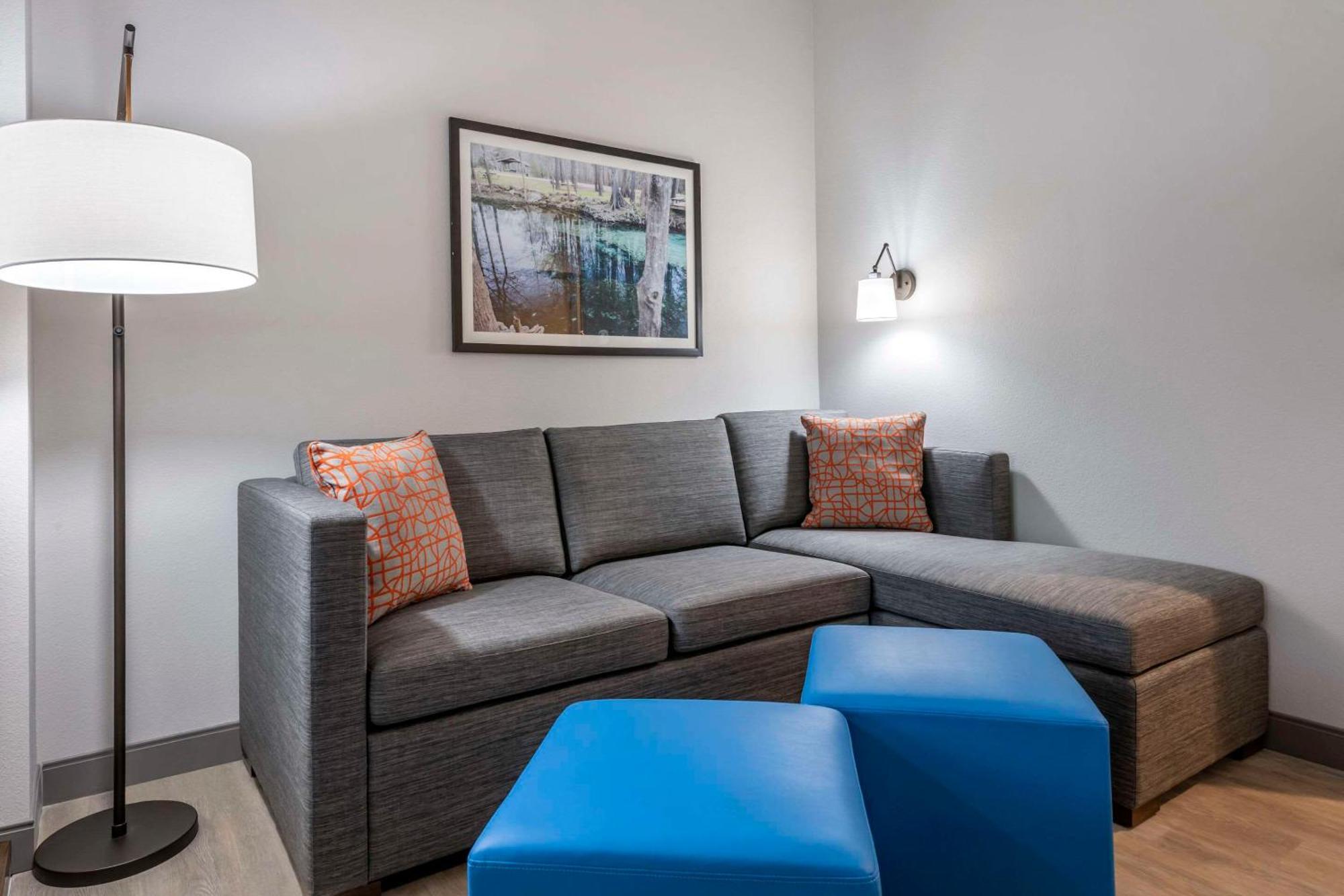 Comfort Suites Gainesville Near University エクステリア 写真