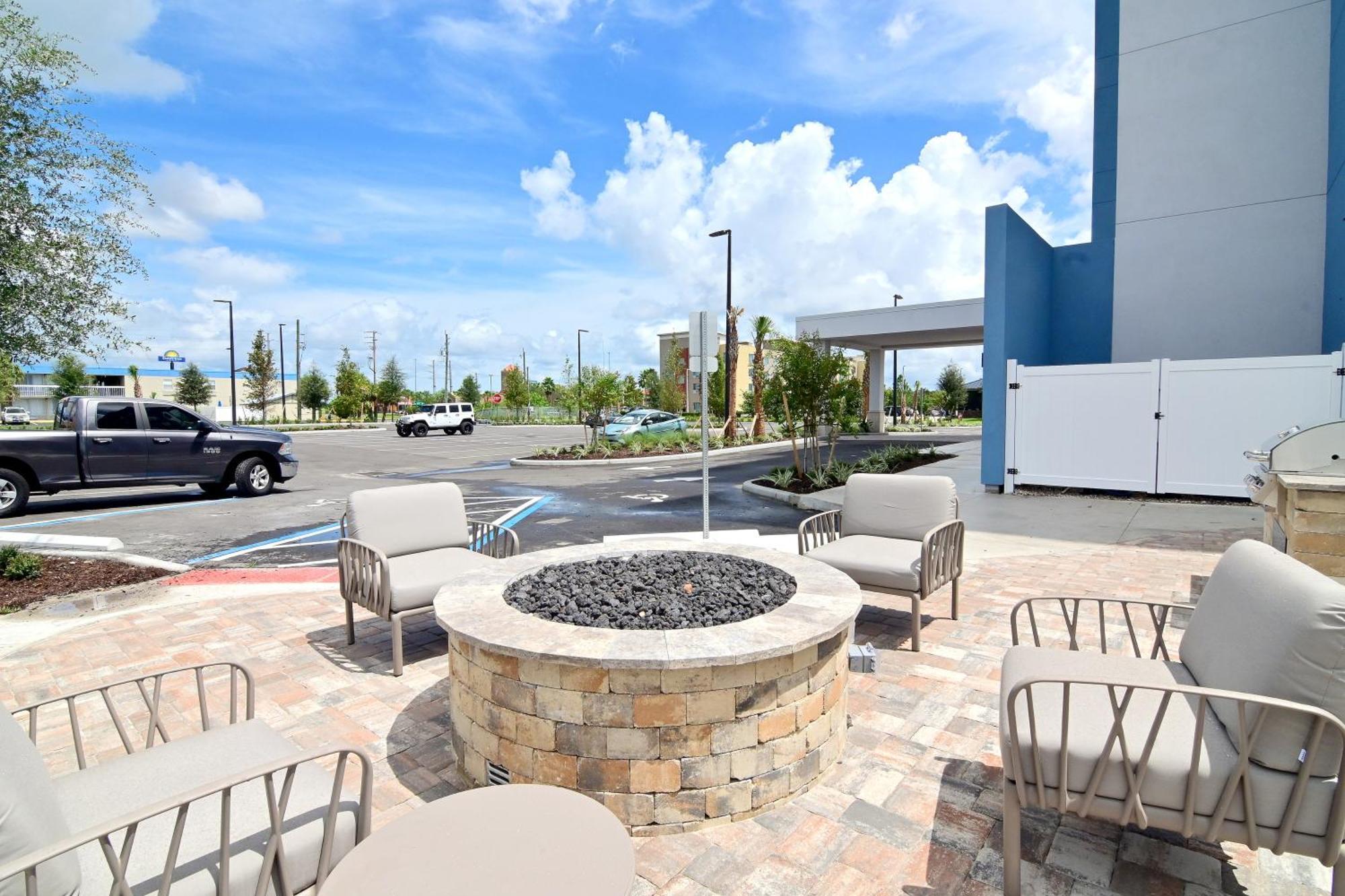 Comfort Suites Gainesville Near University エクステリア 写真